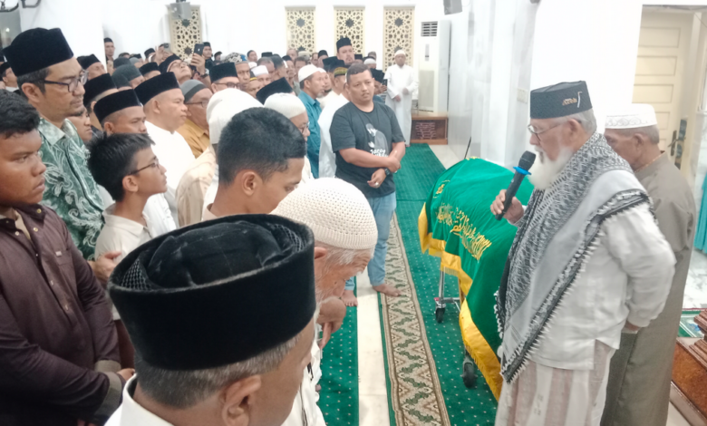 Ribuan Pelayat Antarkan Abu Doto, Sosok yang Dijaga sebagai Simbol Damai Aceh