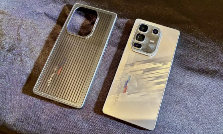 Solar Phone Case Masih Jauh dari Sempurna, Charger Kabel Belum Tergeser