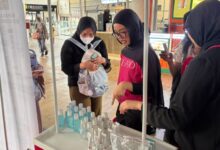 Metoo Ubah Halte CSW Jadi Panggung Self-Care, Oral Care Menyapa Commuters Jakarta