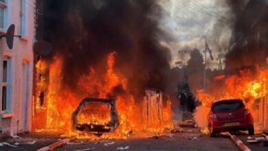 Belfast Dilanda Kekerasan, Rumah dan Bus Warga Asing Dibakar Massa