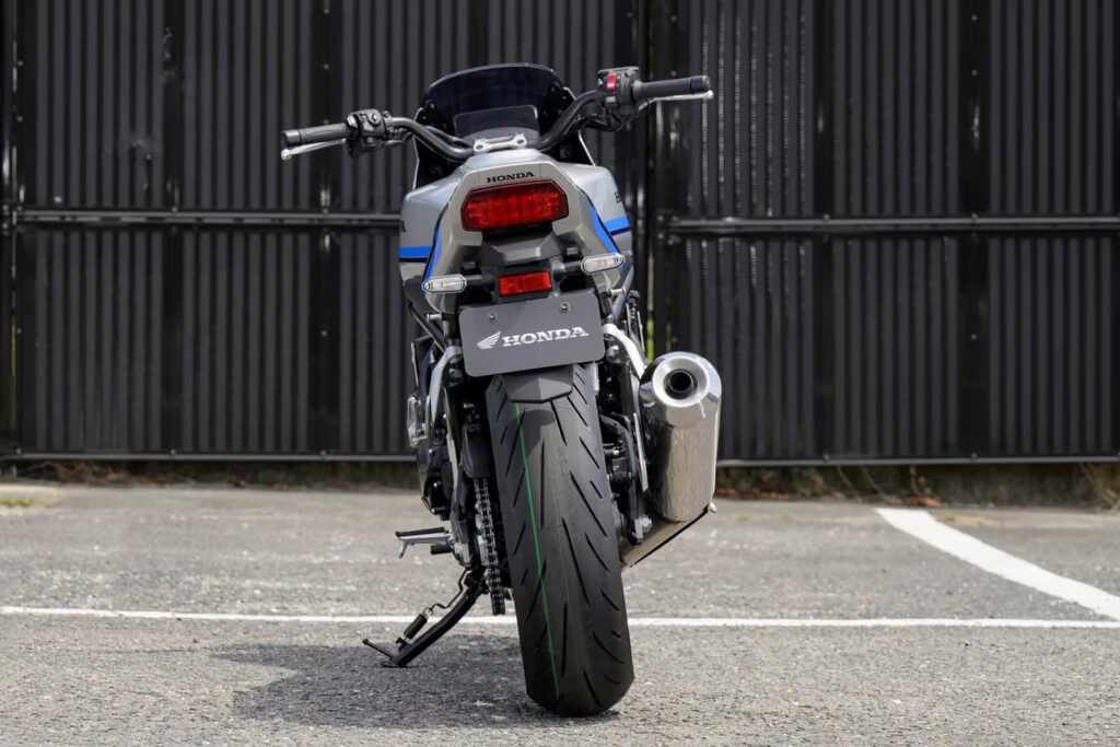 CB1000F 2026 Hadir dengan Tenaga 145 Hp, Aura Klasik Ini Ternyata Sangat Modern