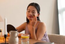 5 Kebiasaan Pagi yang Ternyata Bisa Membuat Wajah Terlihat Lebih Segar