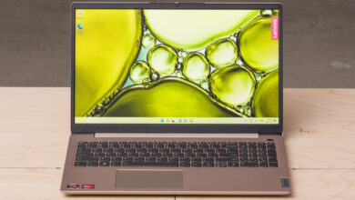 MacBook Air M5 Unggul Jauh, Lenovo IdeaPad Slim 3 Kalah di Titik Harga yang Hampir Sama