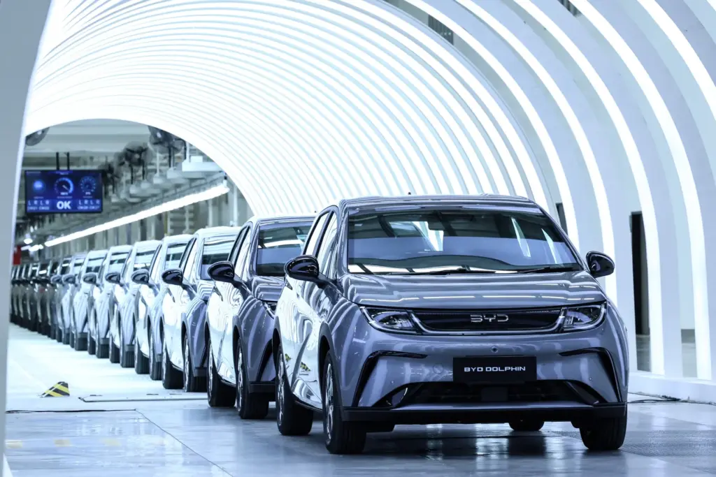 EV Menguasai Pasar China Tanpa Subsidi, Mobil Bensin Makin Terdesak