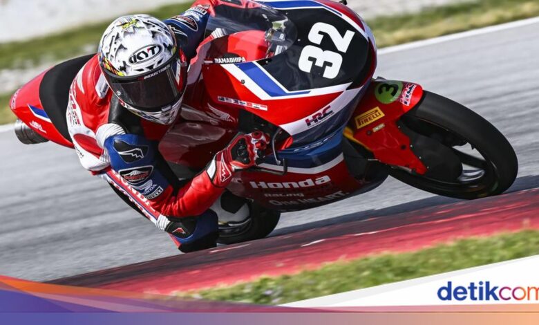 Kiandra Ramadhipa Tembus Tekanan Estoril, Kemenangan Perdana Lahirlah dari Duel Lap Terakhir