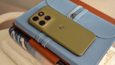 Motorola Edge 2026 Tinggalkan Layar Curved, Desain Compact Ini Justru Lebih Menarik