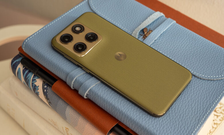 Motorola Edge 2026 Tinggalkan Layar Curved, Desain Compact Ini Justru Lebih Menarik
