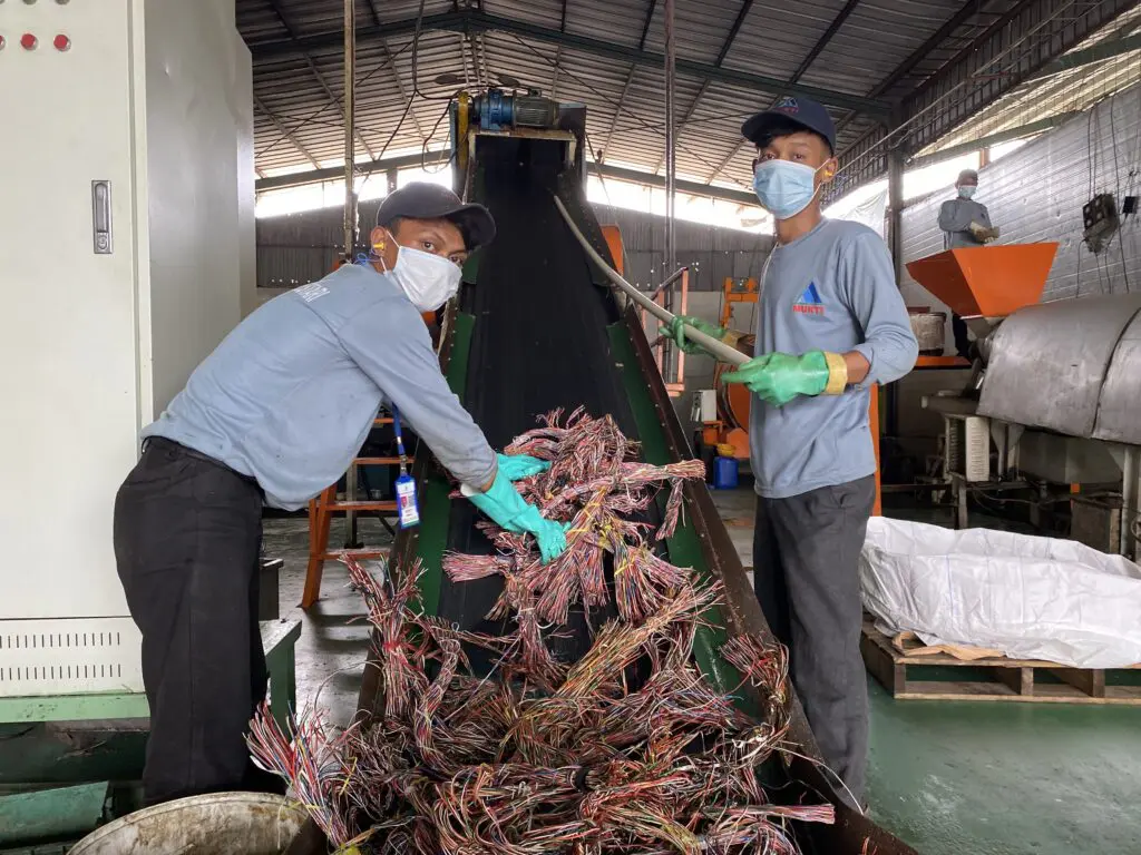 Telkomsel Kejar 100% Limbah Elektronik Dikelola, Begini Cara Recycle, Reuse, dan Refurbish Bekerja