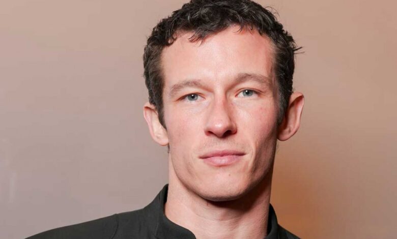 Callum Turner Tetap Bungkam Soal James Bond, Dukungan George Clooney Ikut Menguat