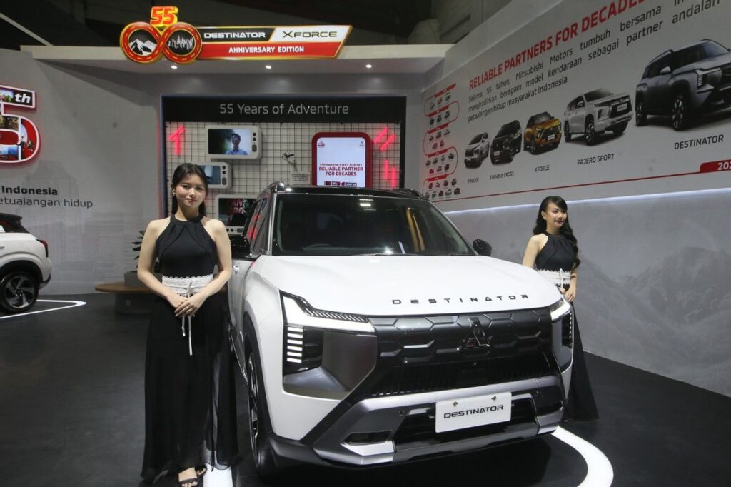 Kabin Mitsubishi Destinator Edisi 55 Tahun Tampil Lebih Mewah, Detail Hitamnya Mencuri Perhatian