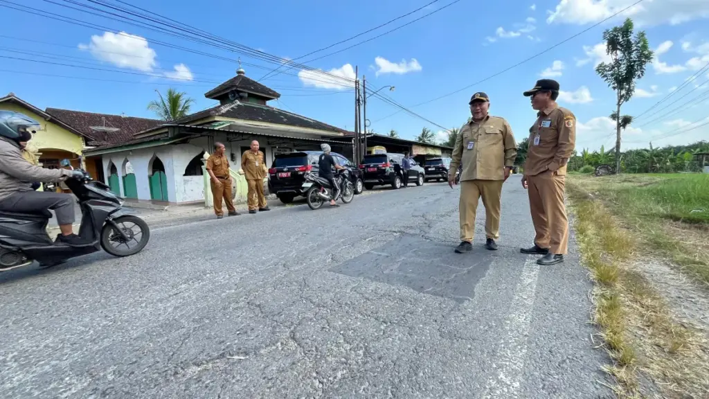 Jalan Wonogiri yang Rusak Berat Disisir DPUPR Jateng, Rp3 Miliar Disiapkan untuk Ngadirojo-Biting