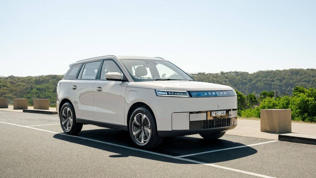 Jaecoo J5 Tampil Menggoda, SUV Listrik Rp309 Juta Ini Tawarkan Jarak 500 Km