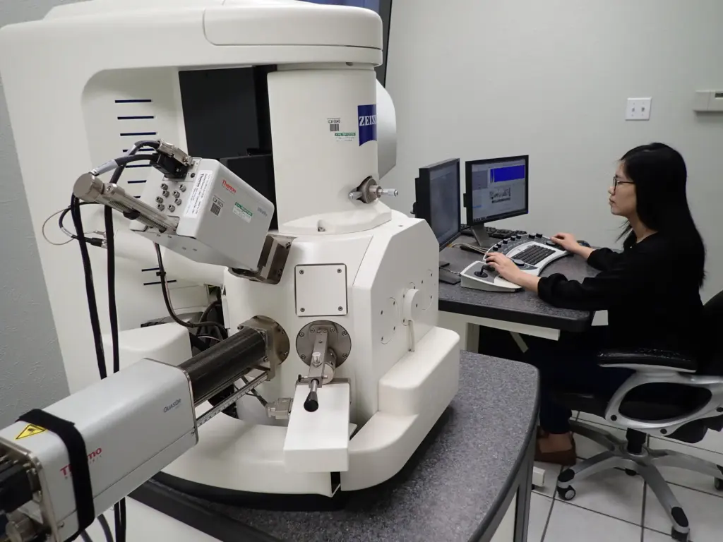 SEM Bekas Disulap Jadi TEM, Hasilnya Tembus Resolusi Sub-Nanometer