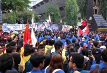 Mahasiswa Kepung Kantor Gubernur Jateng, Desakan Evaluasi MBG dan Stabilitas Ekonomi Menguat