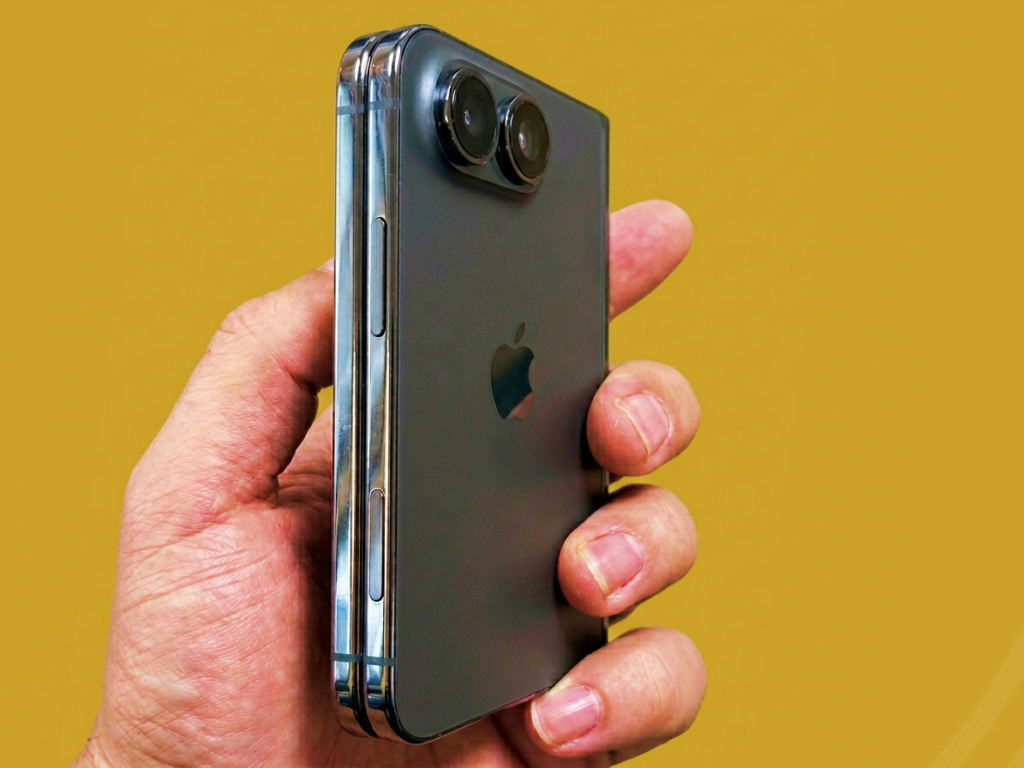 Touch ID Kembali dan Layar Nyaris Tanpa Lipatan, Bocoran iPhone Fold Ultra Makin Jelas