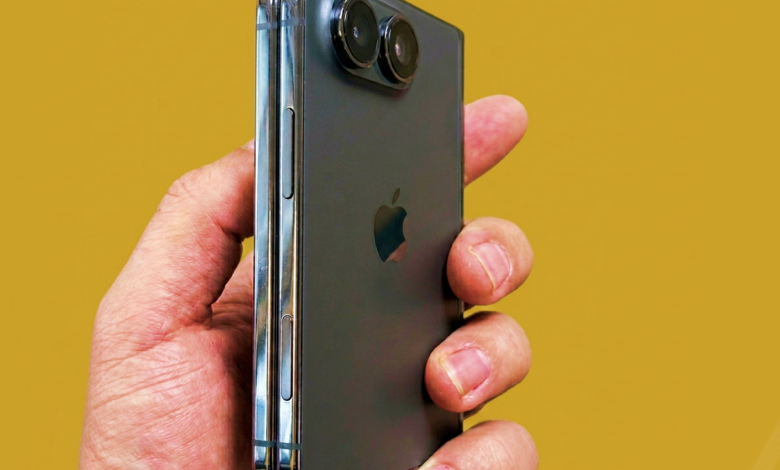 Touch ID Kembali dan Layar Nyaris Tanpa Lipatan, Bocoran iPhone Fold Ultra Makin Jelas