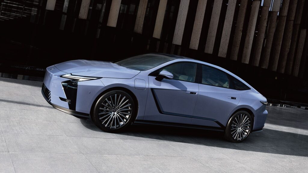 Lexus ES Siap Berubah Total, Versi Listrik Murni Mendarat di Indonesia Juli 2026