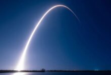 Tahap Atas Falcon 9 Diperkirakan Jatuh ke Bulan, Kawah Einstein Jadi Titik Tabrakan