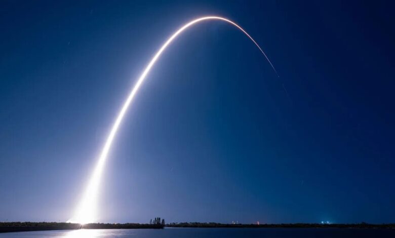 Tahap Atas Falcon 9 Diperkirakan Jatuh ke Bulan, Kawah Einstein Jadi Titik Tabrakan