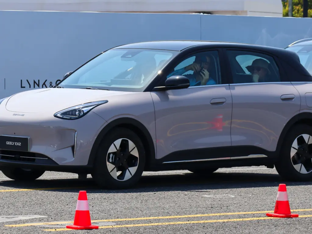 Geely EX2 Mencuri Perhatian, SUV Listrik Kompak yang Efisien dan Nyaman