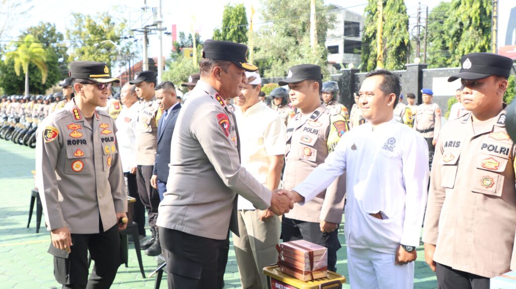 2.055 Kitab Suci Dibagikan di Banyuwangi, Pesan Kerukunan Menguat dari Polda Jatim