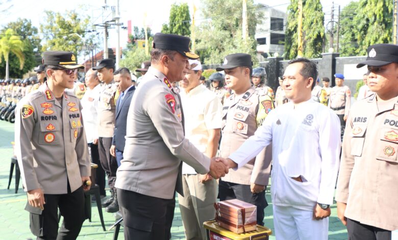 2.055 Kitab Suci Dibagikan di Banyuwangi, Pesan Kerukunan Menguat dari Polda Jatim