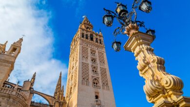 Giralda Sevilla, Menara yang Menyimpan Jejak Peralihan dari Islam Moor ke Kristen