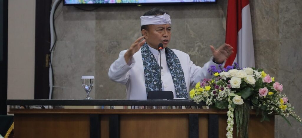 Jawa Barat Tak Bisa Istimewa Tanpa RT dan RW, Pesan Kuat dari Cirebon