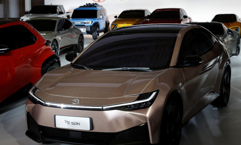 Toyota Masih Bertahan di Mesin Bensin, Risiko di Era Mobil Listrik Kian Terlihat