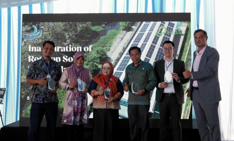 PLTS Atap APL di Jawa Timur Tekan Emisi 264 Ton, Jejak Hijau Distribusi Kesehatan Makin Nyata