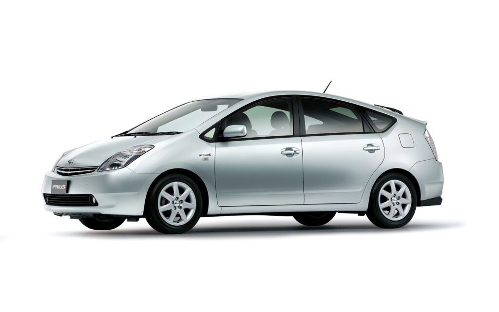 Prius Bekas Makin Menarik di 2026, Harga Turun Tapi Tetap Irit dan Tahan Lama