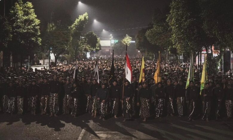 Mubeng Beteng Malam 1 Suro di Yogyakarta, Warga Diminta Jaga Khidmat dan Tertib
