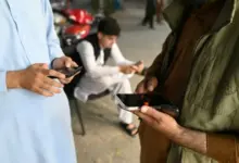 Taliban Larang Smartphone di Kantor Pemerintah, Pekerjaan Pegawai Jadi Terancam
