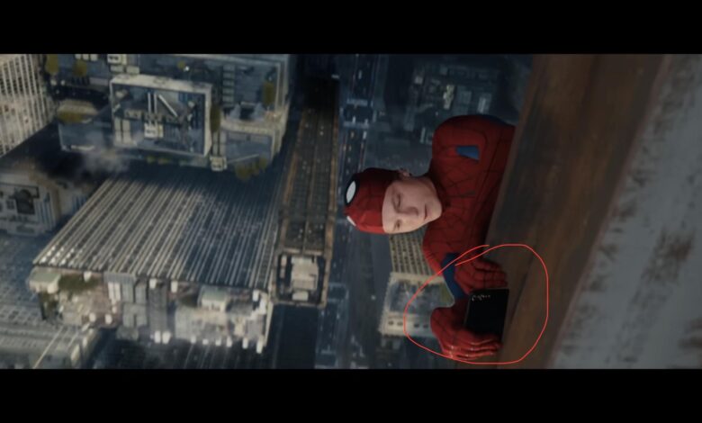 Samsung Z Flip Geser Xperia dari Tangan Peter Parker, Kolaborasi Spider-Man Makin Jelas