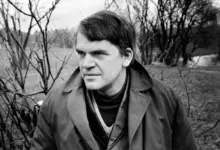 Di Brno, Milan Kundera dan Vera Akhirnya Beristirahat dengan Nisan yang Melayang