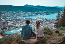 7 Prompt Gemini AI Bertema Bergen Ini Bikin Foto Liburan Terlihat Sangat Nyata