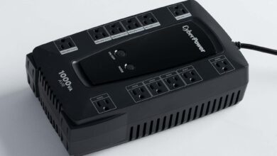 UPS Ringkas Ini Bisa Menjaga Laptop dan WiFi Tetap Aman Saat Listrik Padam