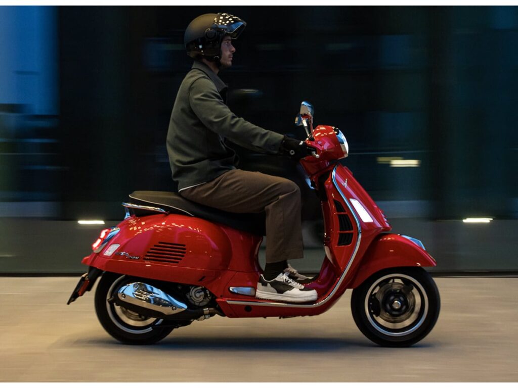 Vespa GTS Super Tech 250 Bawa Mesin Baru, Harganya Hampir Menyentuh Rp100 Juta