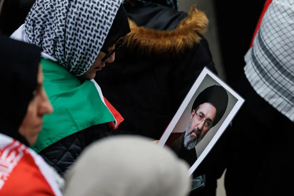Teheran Tetap Pasang Syarat, Persetujuan Khamenei Bukan Tanda Lunak ke Washington