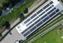 PLTS Atap APL di Jawa Timur Pangkas Emisi, Industri Kesehatan Makin Sulit Abaikan Energi Bersih