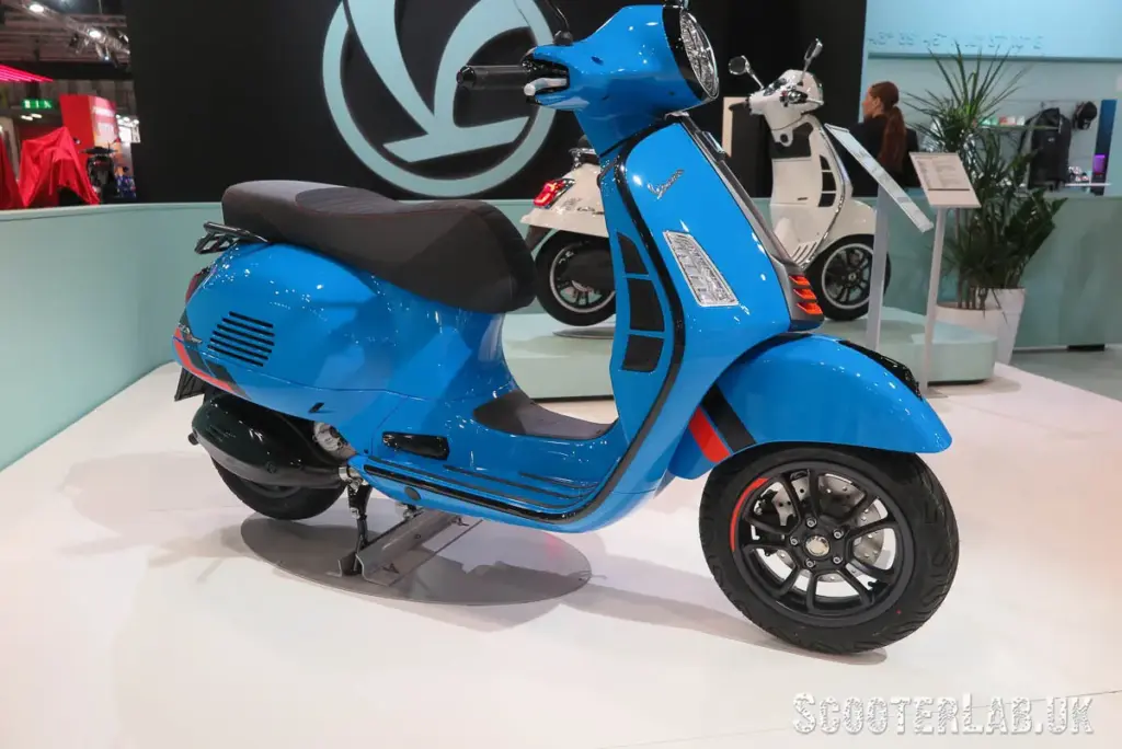 Vespa GTS SuperTech 310 dan Italjet Dragster 300, Dua Wajah Skuter Italia yang Bertolak Belakang