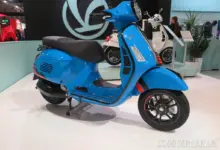 Vespa GTS SuperTech 310 dan Italjet Dragster 300, Dua Wajah Skuter Italia yang Bertolak Belakang