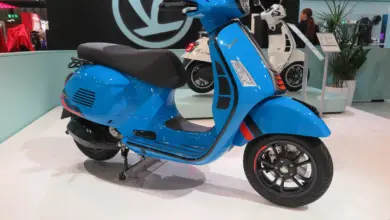 Vespa GTS SuperTech 310 dan Italjet Dragster 300, Dua Wajah Skuter Italia yang Bertolak Belakang