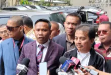 Penangkapan Roy Suryo Dipersoalkan, Kuasa Hukum Sebut Ada Dugaan Melayani Kepentingan Jokowi