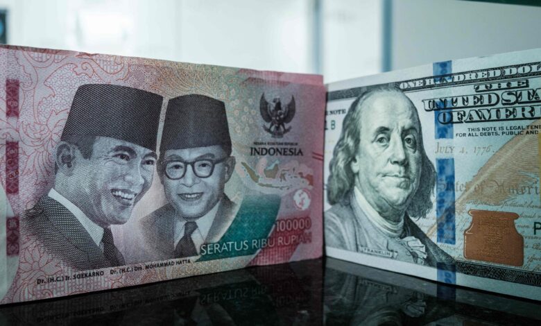 Rupiah Menguat, IHSG Berhenti Jatuh Saat Defisit APBN Makin Menggantung