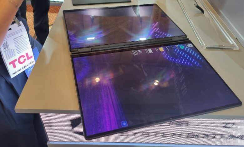 ASUS ROG Zephyrus Duo GX651 Tiba di Indonesia, Laptop Dua Layar Ini Dibanderol Rp129 Juta