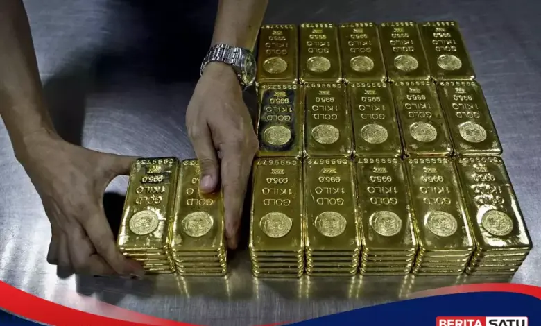 Emas Dunia Kian Terjepit Dolar dan The Fed, Ancaman Turun ke US$ 4.000 Makin Nyata