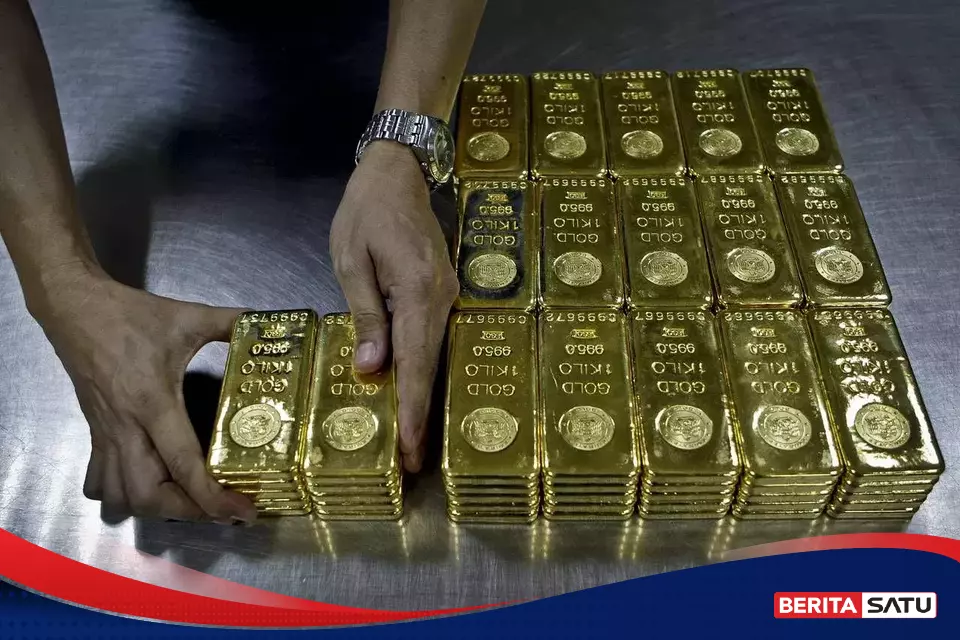 Emas Dunia Kian Terjepit Dolar dan The Fed, Ancaman Turun ke US$ 4.000 Makin Nyata