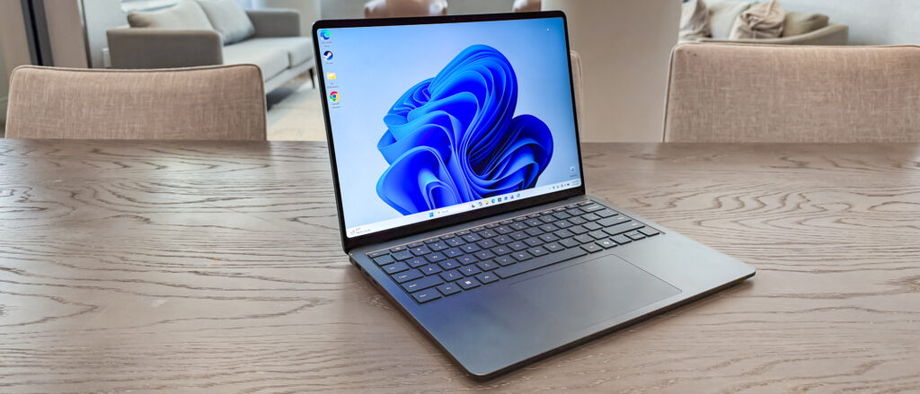 Harga Surface Laptop 8 Bikin Kaget, Baterai 20 Jamnya Langsung Jadi Pembanding Utama
