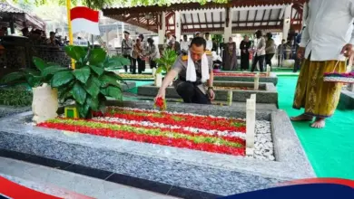 Kapolri Ziarah ke Makam Gus Dur, Warisan Reformasi Polri Kembali Ditegaskan